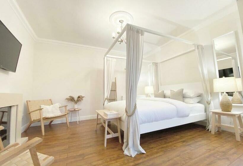 膳宿费 Queens Stay, Seaburn