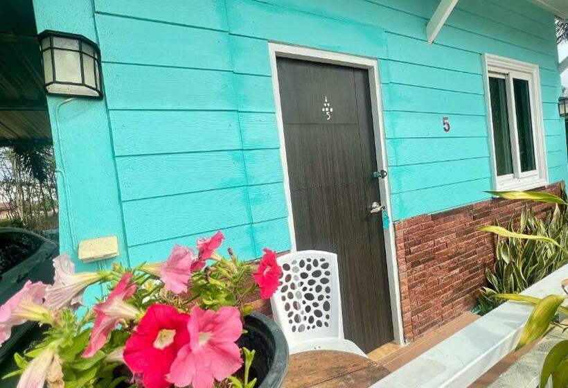 ที่พักสกลนคร กรีนเฮ้าส์ รีสอร์ท