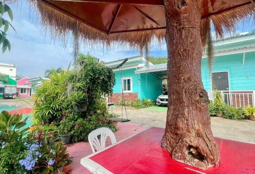 ที่พักสกลนคร กรีนเฮ้าส์ รีสอร์ท