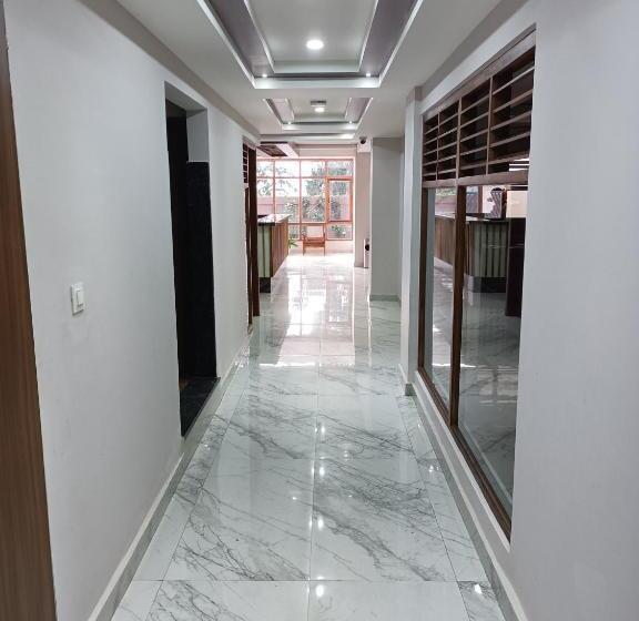 Golden Peaks Hotel & Restaurant