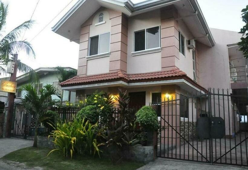 Отель Aberdeen Haus In Mabolo