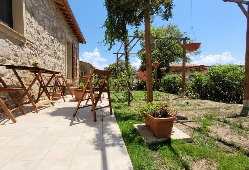 Отель Agriturismo Poggio La Lodola