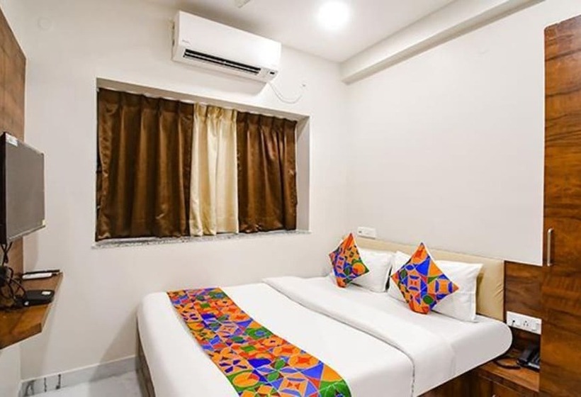 Fabhotel Dak Plaza Nr Axis Mall