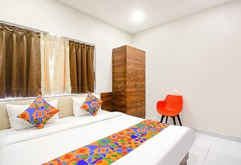 Fabhotel Dak Plaza Nr Axis Mall