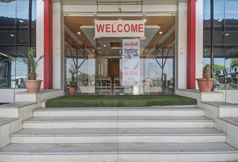 Hotel Collection O  Tijori