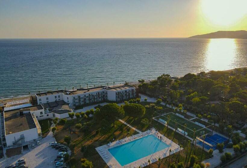 호텔 Eleamare Resort