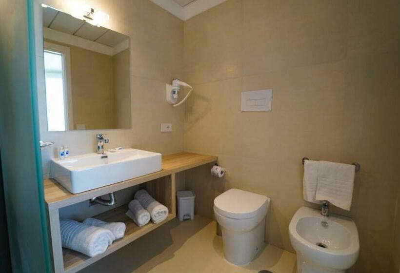 호텔 Eleamare Resort