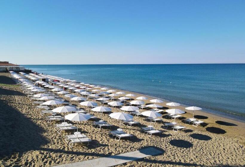 호텔 Eleamare Resort