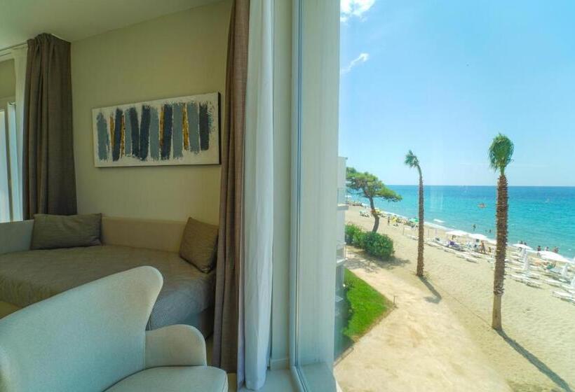 호텔 Eleamare Resort