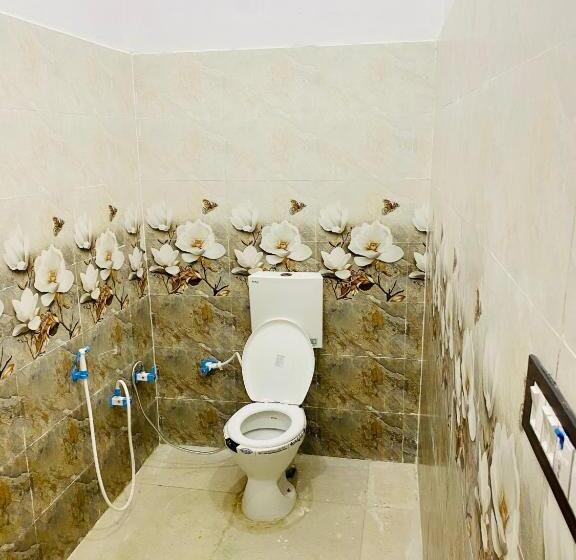 Отель Oyo 70053 Friends