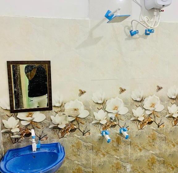 Отель Oyo 70053 Friends