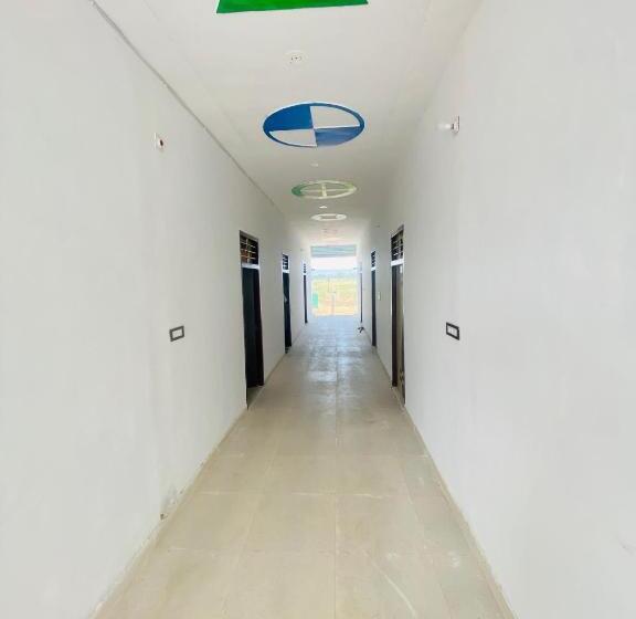 Отель Oyo 70053 Friends