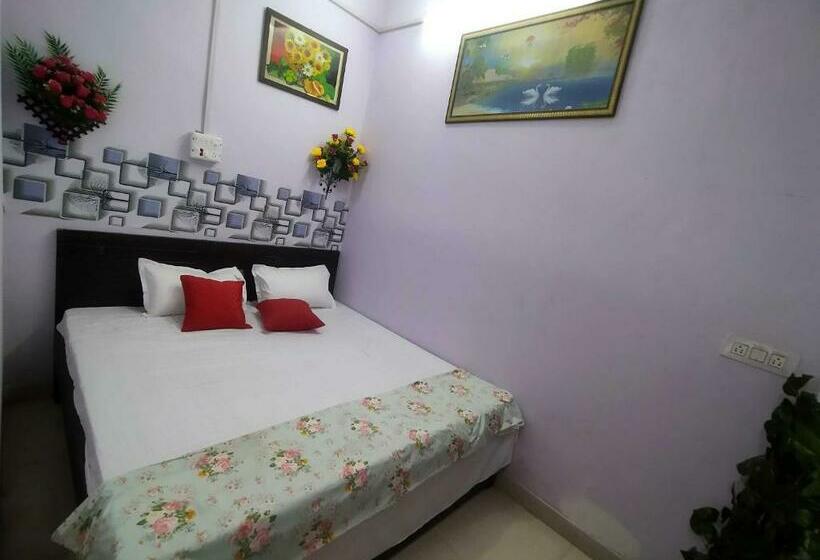 ホテル Oyo 70099 Blue Star Rr