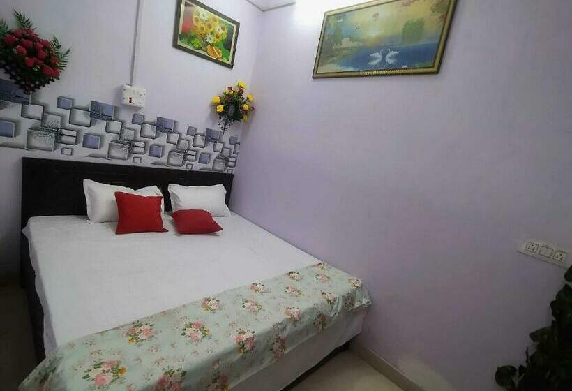 ホテル Oyo 70099 Blue Star Rr