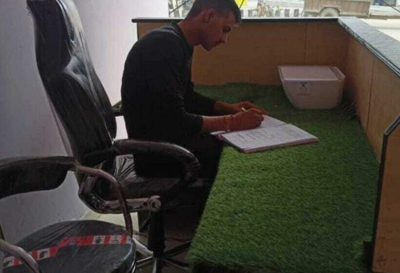 ホテル Oyo 70099 Blue Star Rr