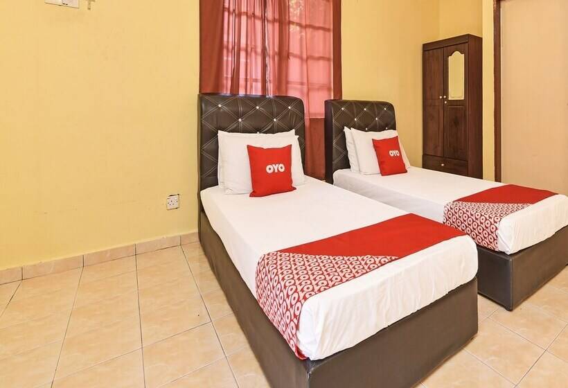 בית מלון כפרי Oyo 90640 D Village River & Cafe Chalet