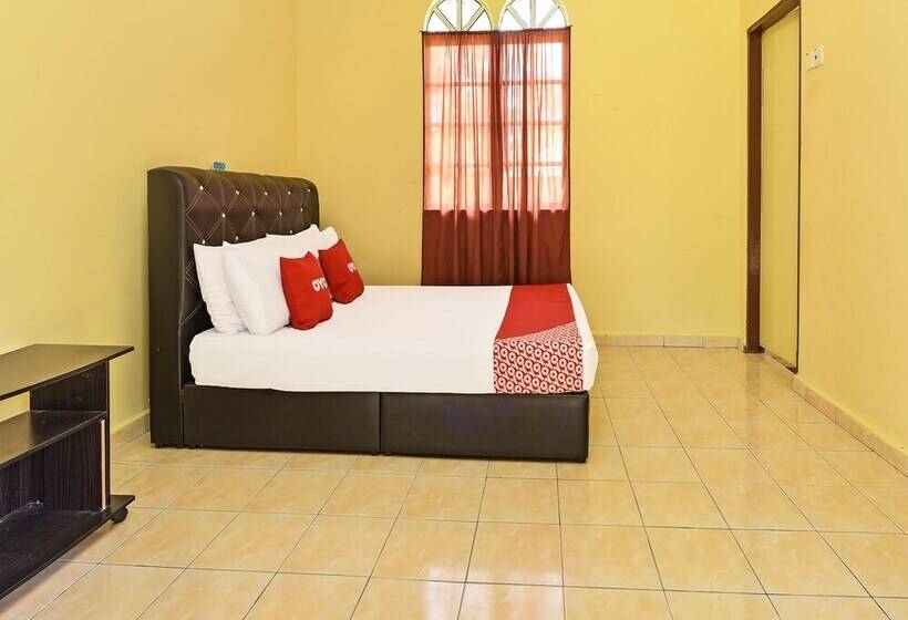 בית מלון כפרי Oyo 90640 D Village River & Cafe Chalet