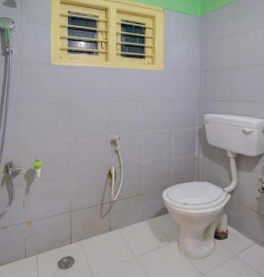 Отель Pop 70153  New City Residency