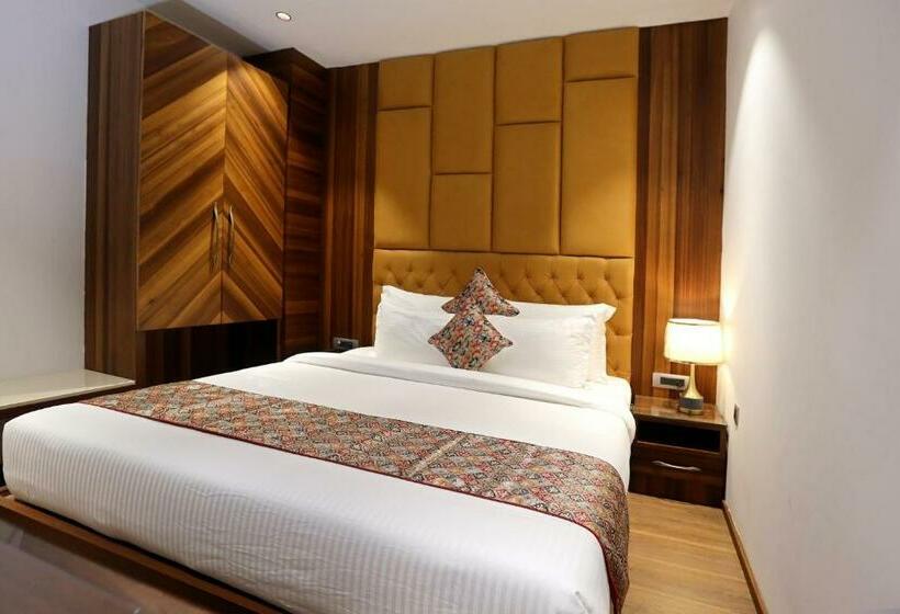 בית מלון כפרי Royal Lalit Grand