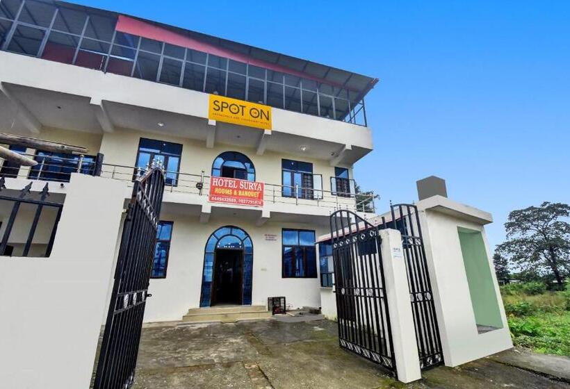 בית מלון כפרי Spot On  Surya Rooms & Banquet