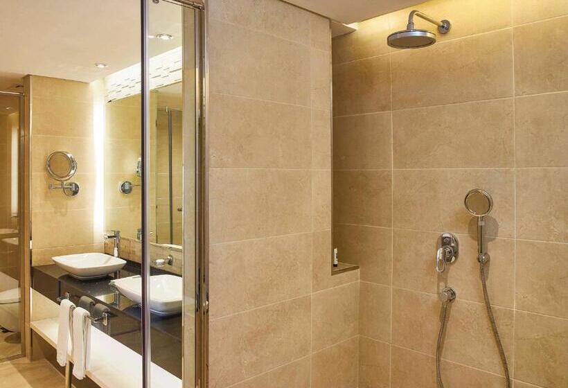 Mercure Dubai Barsha Heights Hotel Suites And Apartments