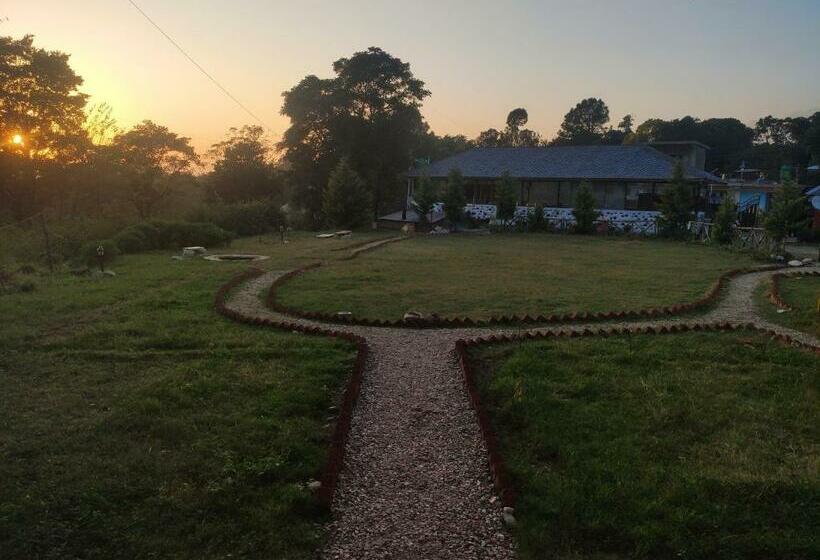 渡假胜地 The Hidden Garden Bir