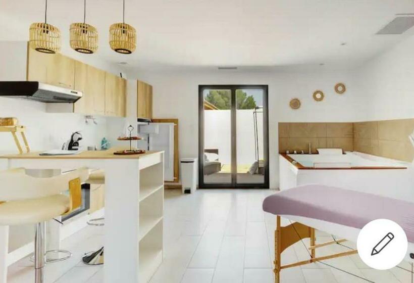مبيت وإفطار L Olympe Des Sens