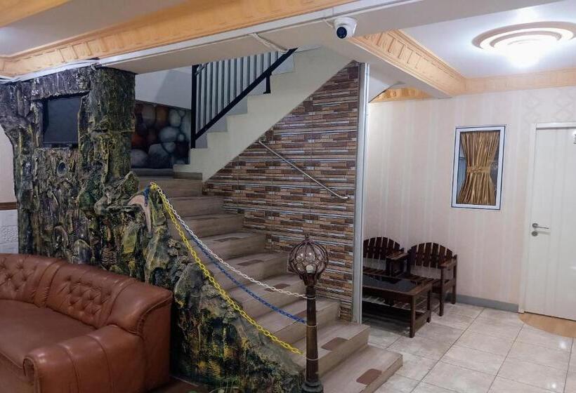 Capital O 94156 Hotel Gemudi Gold Islami