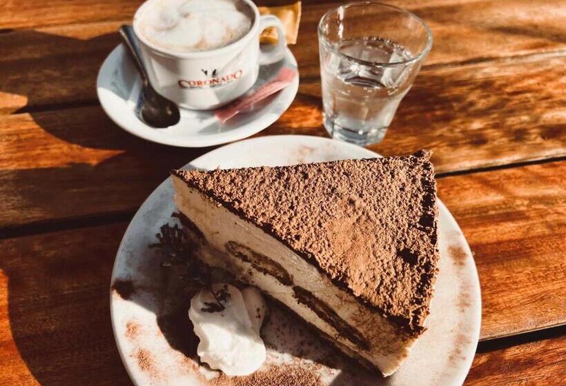 Coronado Hotel & Suites