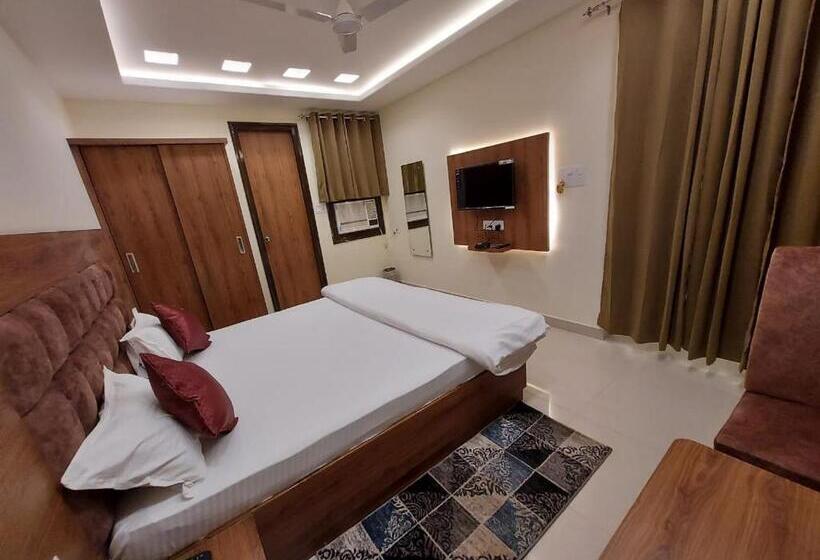 בית מלון כפרי Kailash