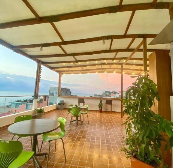 בית מלון כפרי Maesjhu