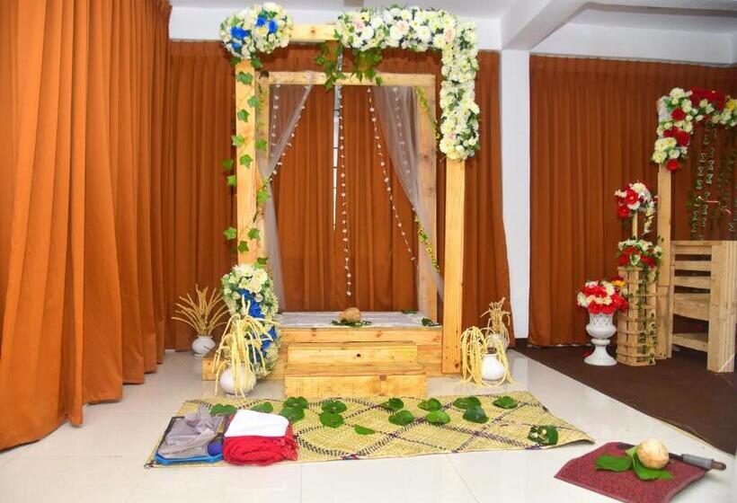 호텔 New Isuru City