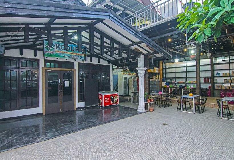 Отель Oyo 91730 De Mande Homestay