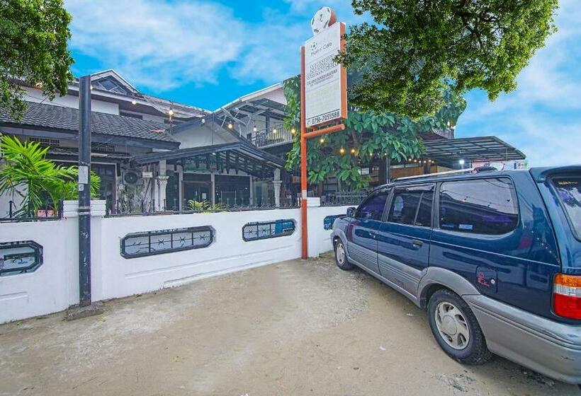 Отель Oyo 91730 De Mande Homestay