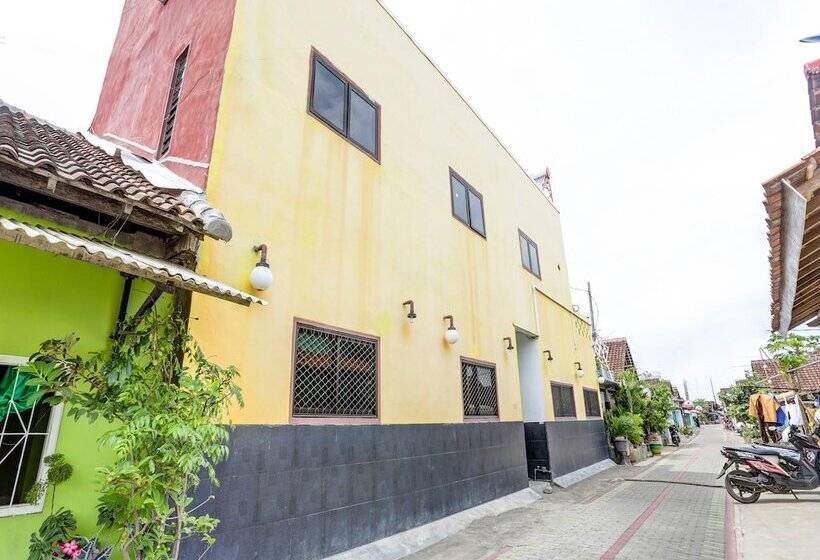 هتل Oyo 91773 Ab Homestay
