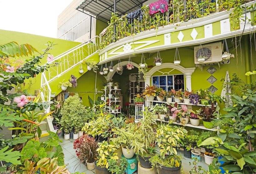 Отель Oyo 91782 Satria Homestay Syariah