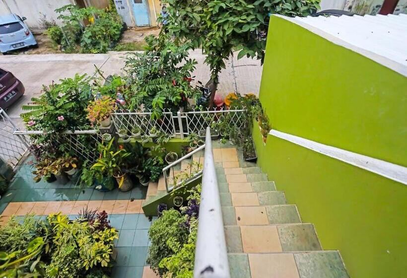 Отель Oyo 91782 Satria Homestay Syariah