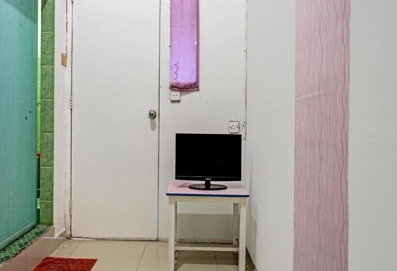 호텔 Zazezo Homestay Syariah Redpartner