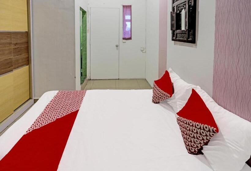 호텔 Zazezo Homestay Syariah Redpartner