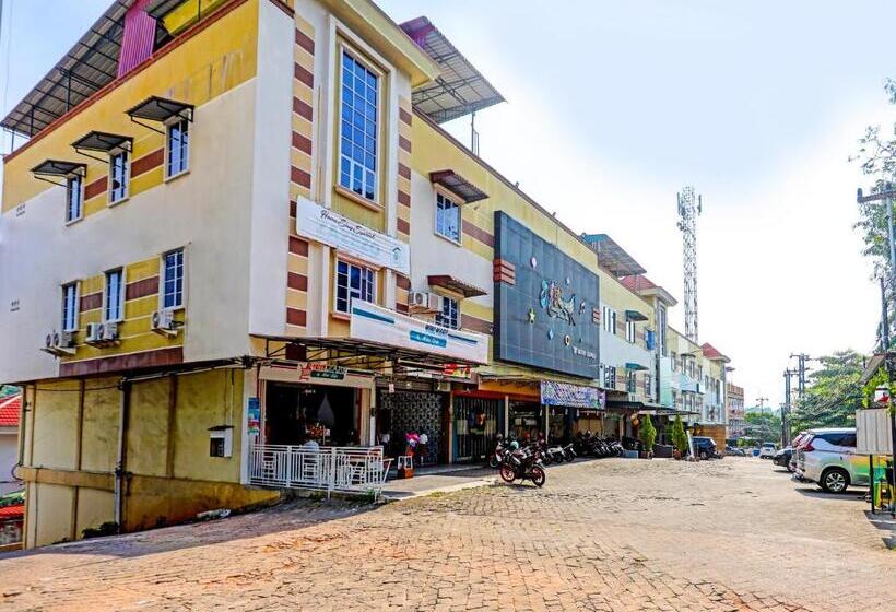 호텔 Zazezo Homestay Syariah Redpartner