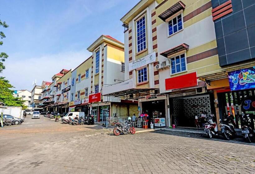 호텔 Zazezo Homestay Syariah Redpartner