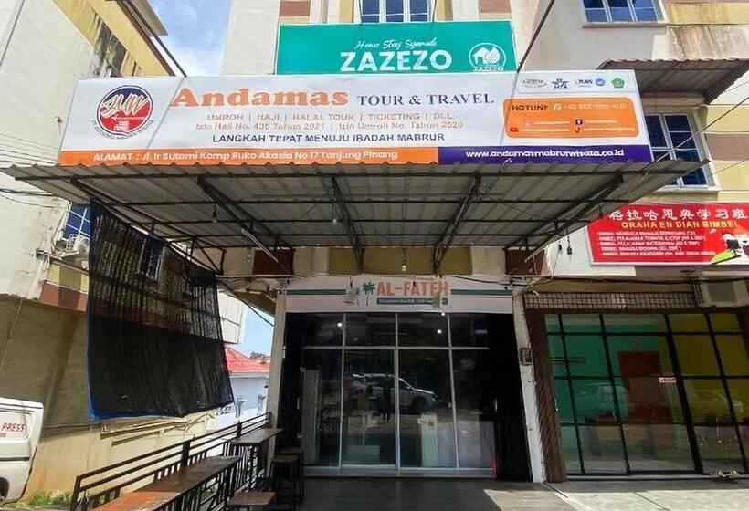 호텔 Zazezo Homestay Syariah Redpartner