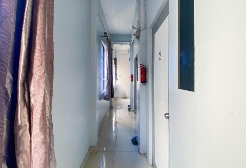 호텔 Zazezo Homestay Syariah Redpartner