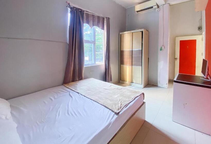 호텔 Zazezo Homestay Syariah Redpartner