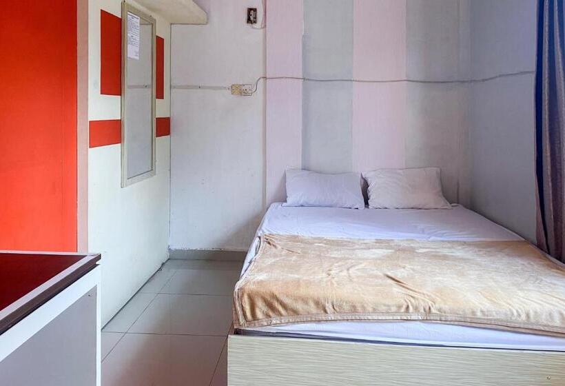 호텔 Zazezo Homestay Syariah Redpartner