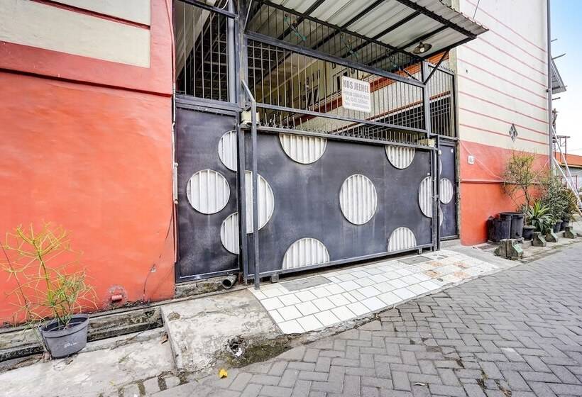 酒店 Oyo 91795 Kos Jeehel Syariah