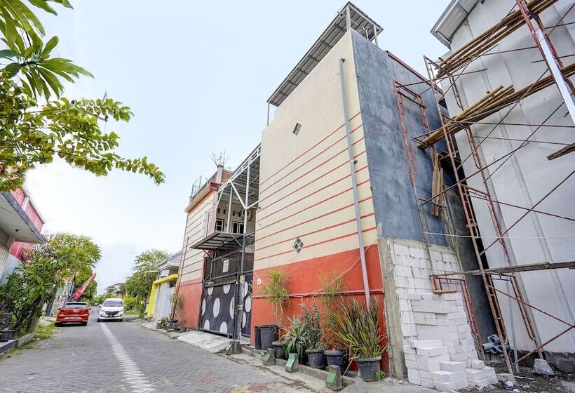 酒店 Oyo 91795 Kos Jeehel Syariah