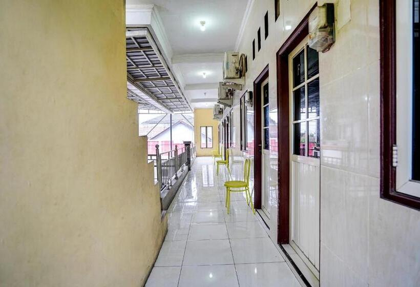 酒店 Oyo 91795 Kos Jeehel Syariah