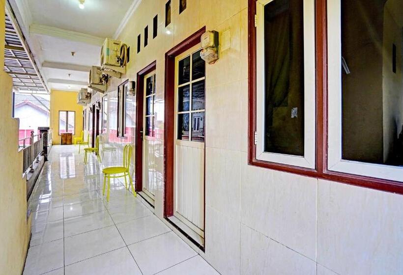 酒店 Oyo 91795 Kos Jeehel Syariah