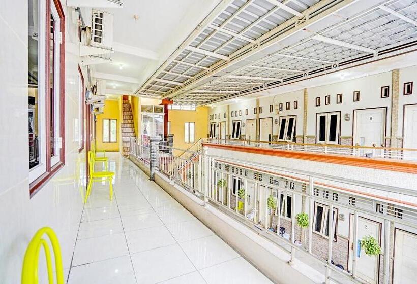 酒店 Oyo 91795 Kos Jeehel Syariah